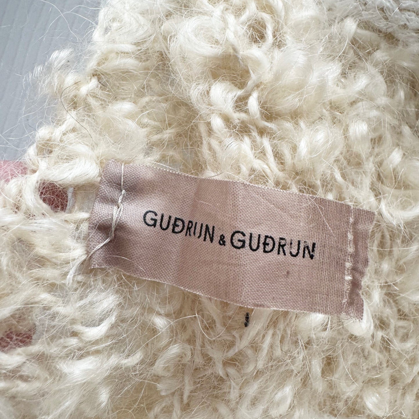 Gudrun & Gudrun Cable Knit Sweater in Beige/White - fits Medium ish