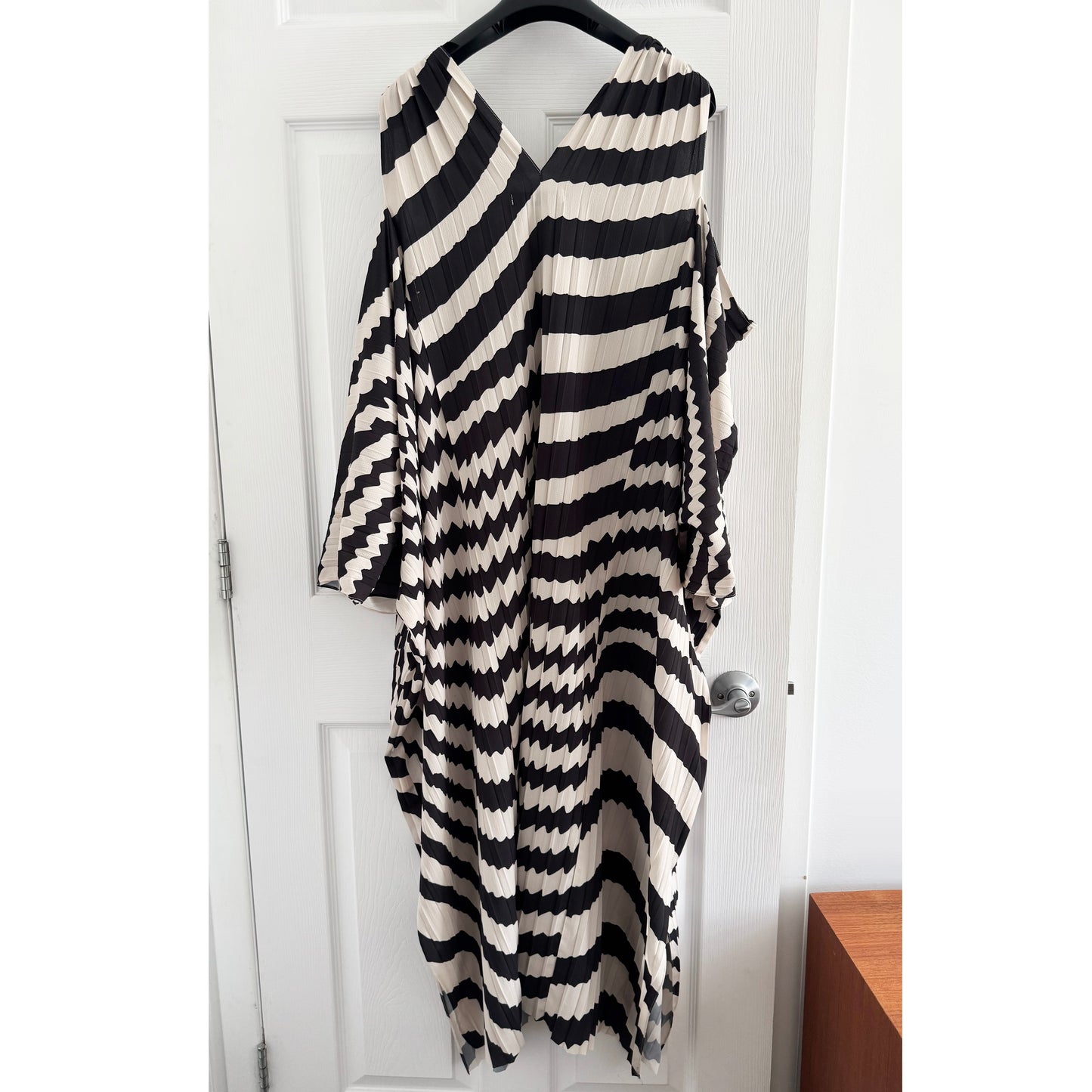 Henrik Vibskov "Jelly" Cutout Shoulder Pleated Dress, size XS/S (Fits anywhere up to XXL).
