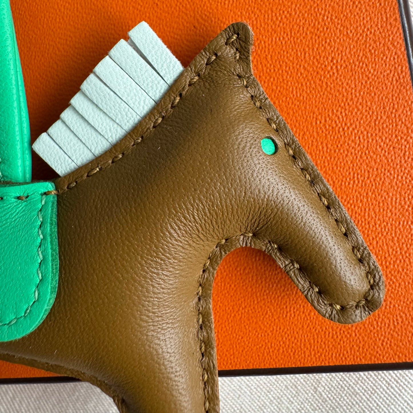 Hermes Rodeo Charm in Kraft / Vert fizz / Vert comics