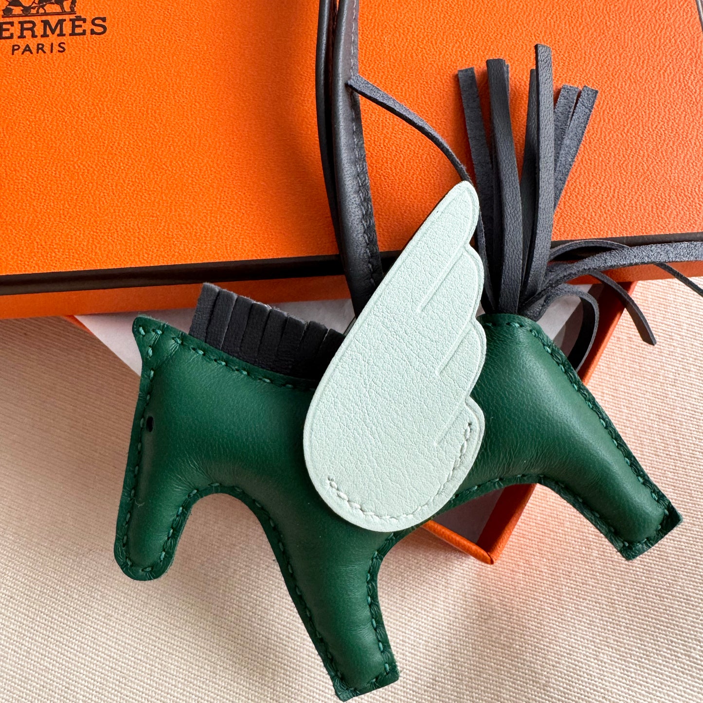 Hermes Pegase Charm in Vert moyen / Ardoise / Vert peppermint