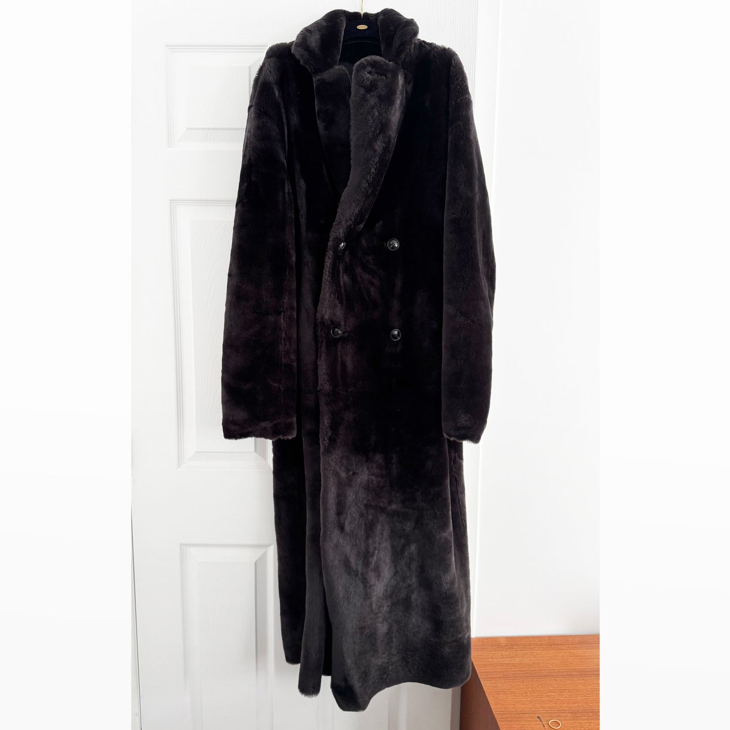 Hiso "Danielle" Reversible Shearling Duster in "Black Vintage", size Small