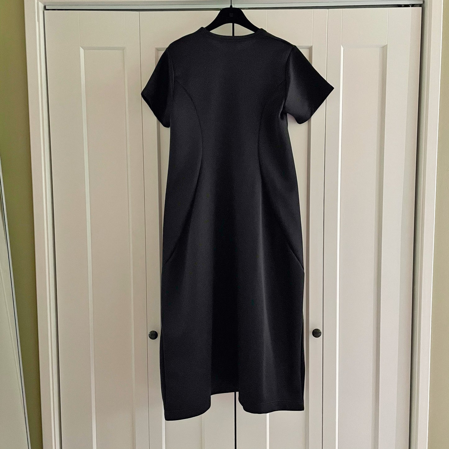 Robe à manches courtes à panneaux noirs Comme des Garcons, taille Medium