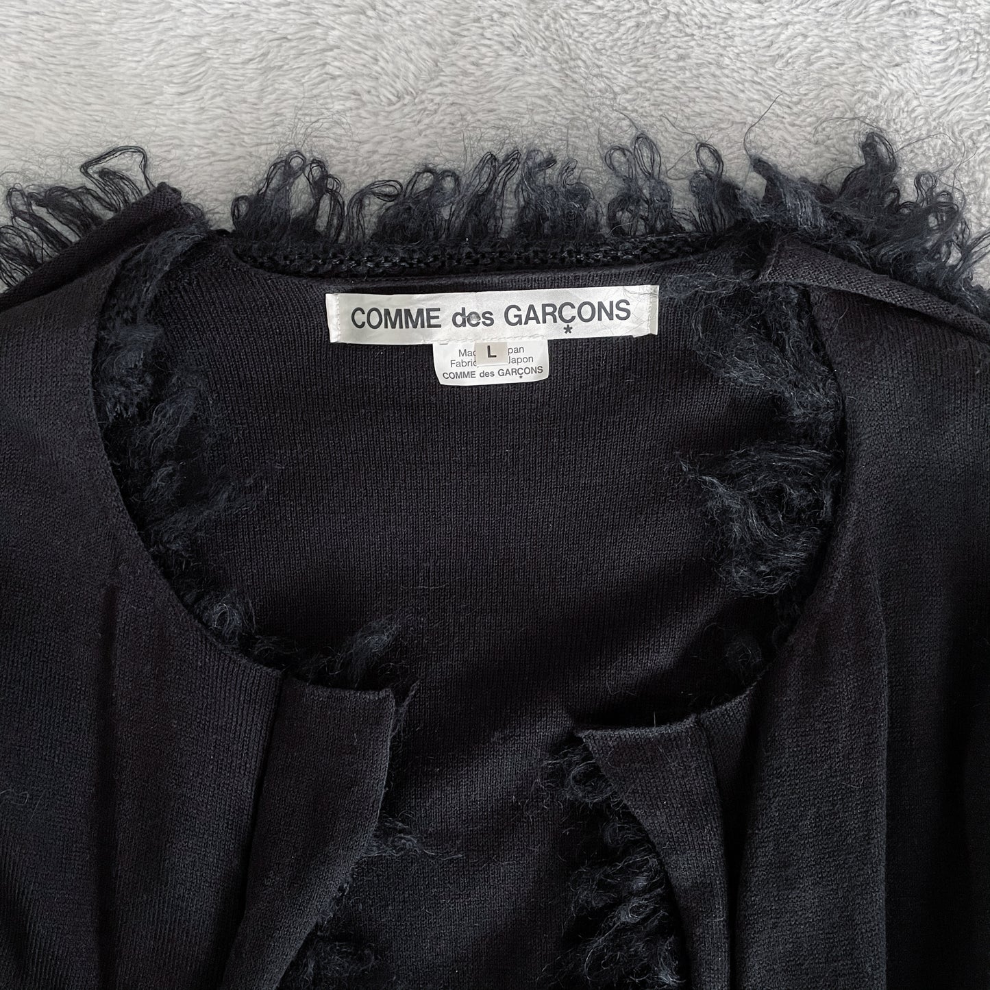 Comme des Garcons Fringe Cardigan, taille Large (convient à un médium ample)