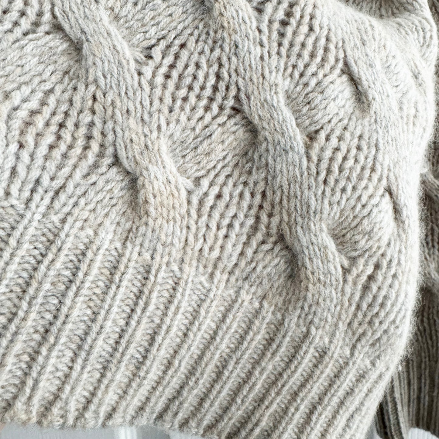 Inhabit Cashmere Cable Knit Turtleneck in Grey/Beige, size XS