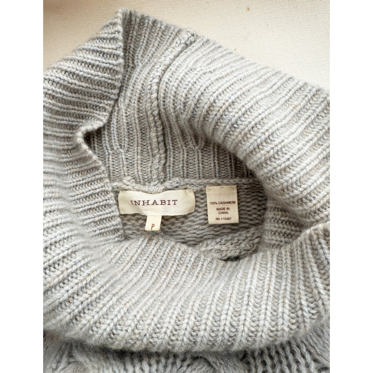 Inhabit Cashmere Cable Knit Turtleneck in Grey/Beige, size XS