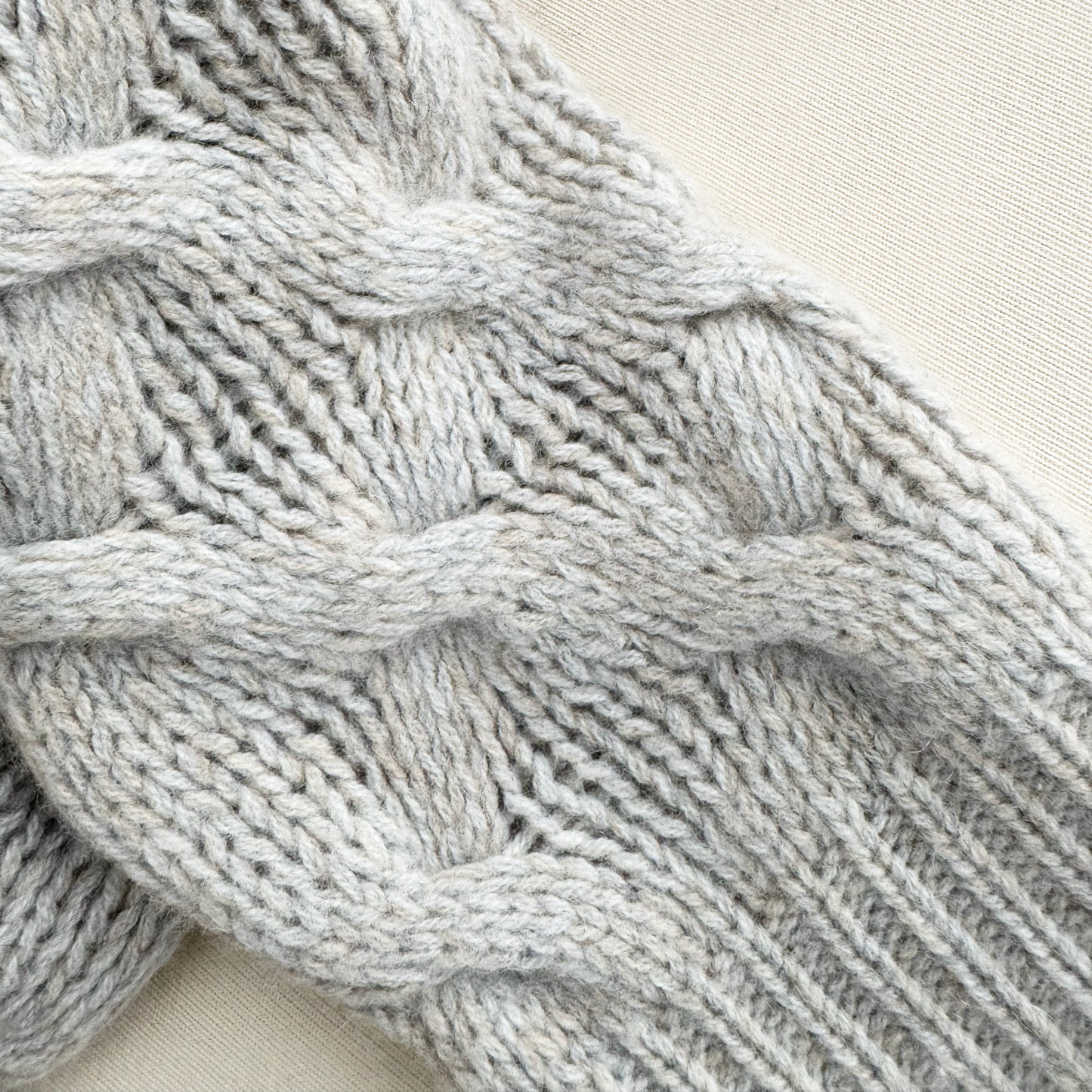Inhabit Cashmere Cable Knit Turtleneck in Grey/Beige, size XS