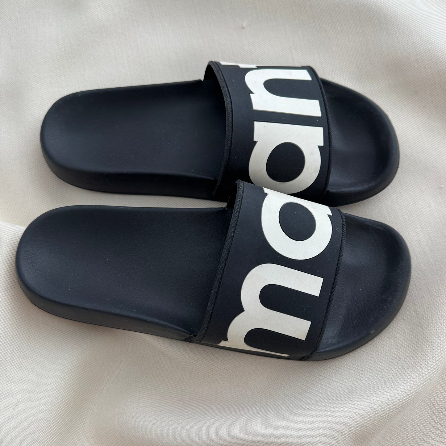 Claquettes Isabel Marant Hellea en noir, taille 35