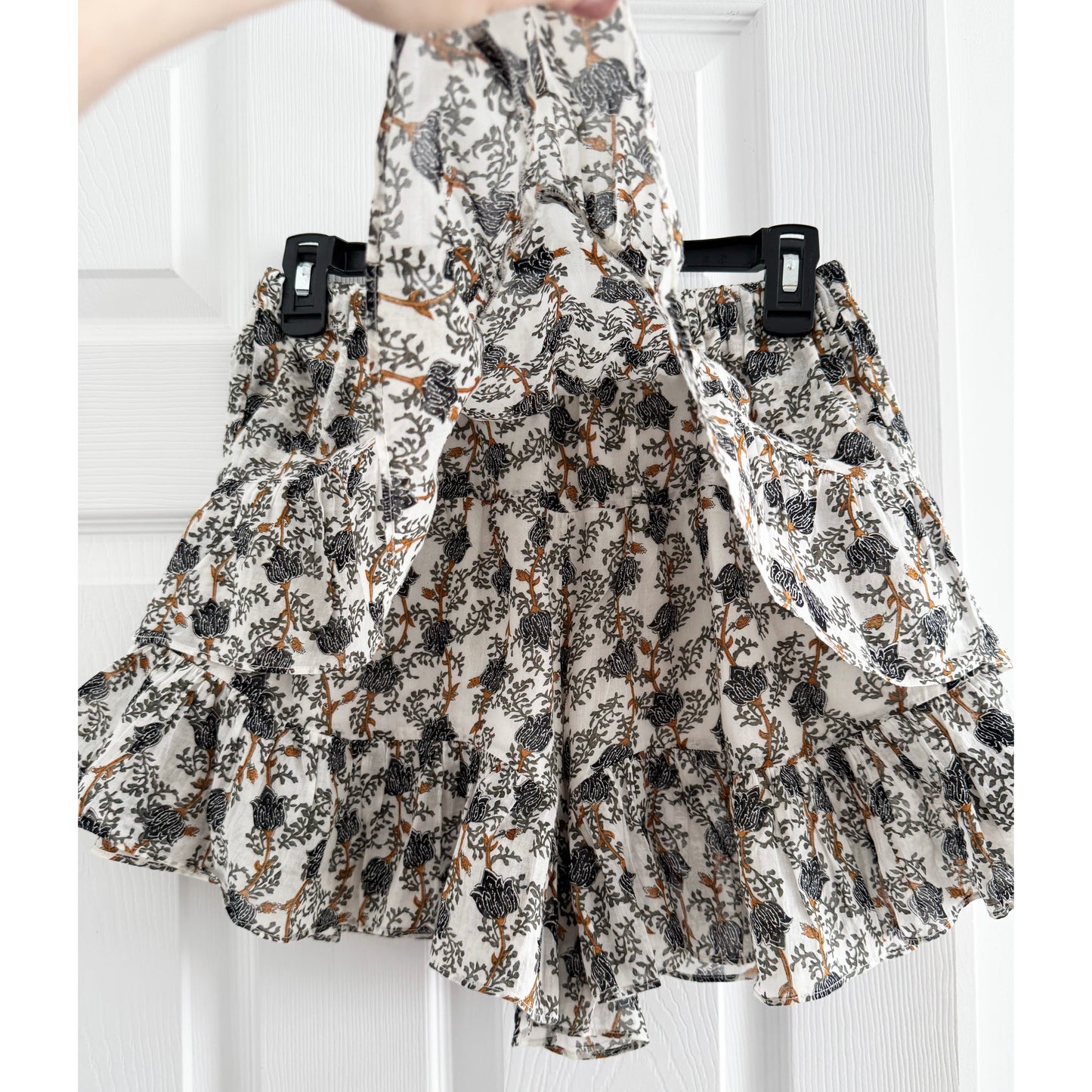 Isabel Marant Etoile "Jocadia" Printed Cotton Shorts in White Print, size 36 (fits size 2)