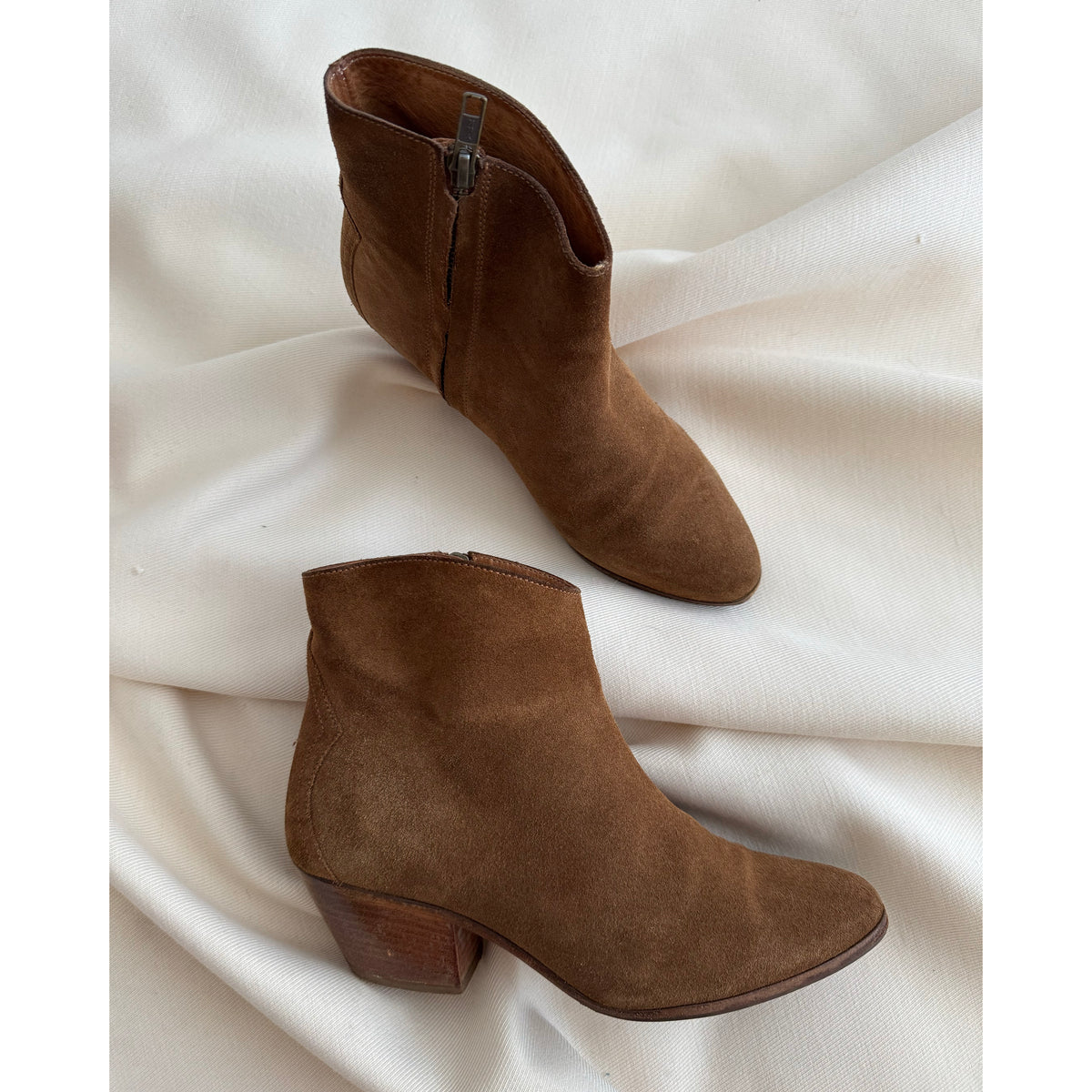 Bottines "Dacken" en daim taupe Isabel Marant, taille 39