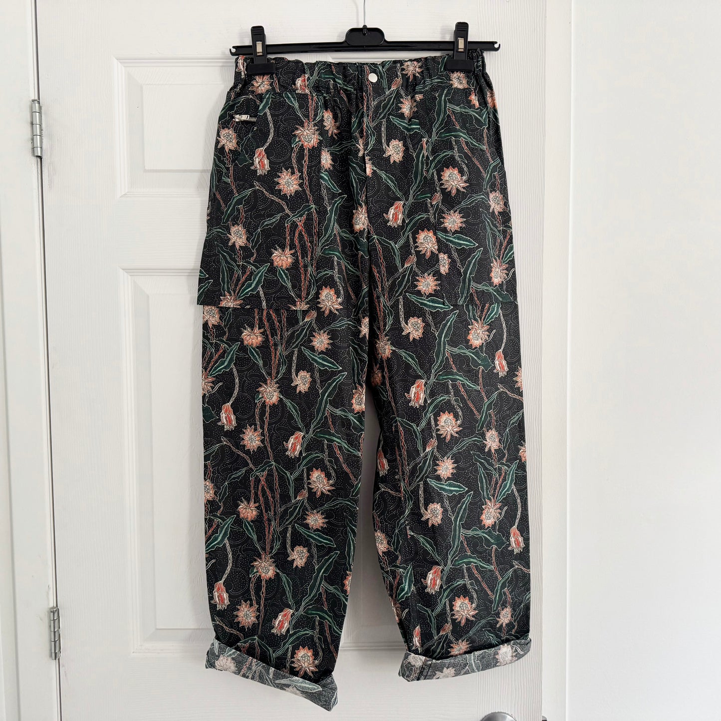 Isabel Marant Floral Printed Cotton Pants in Green, size 40 (like a 6/8)