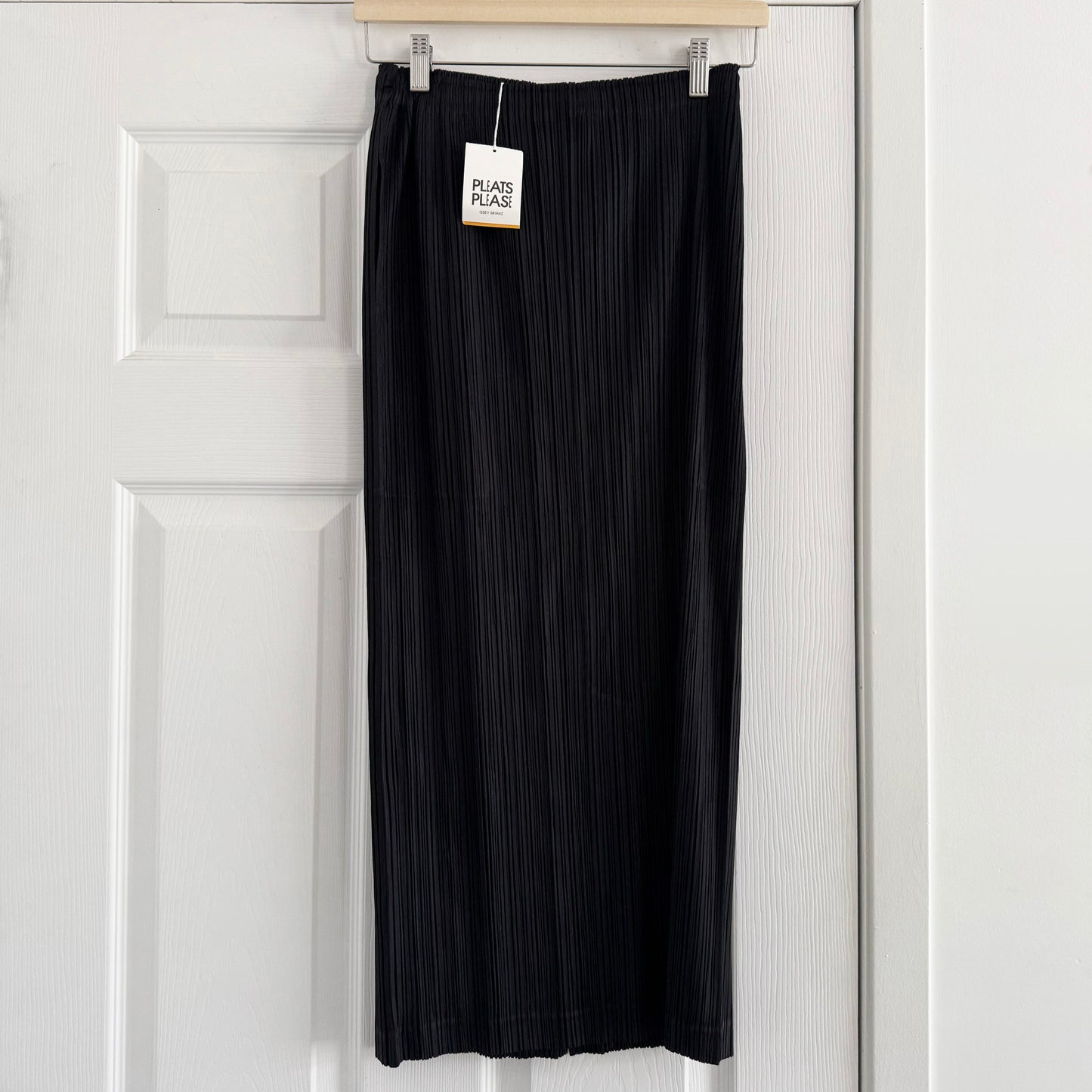 Pleats Please Straight Skirt in Black, size 5 (fits anyone S-L)