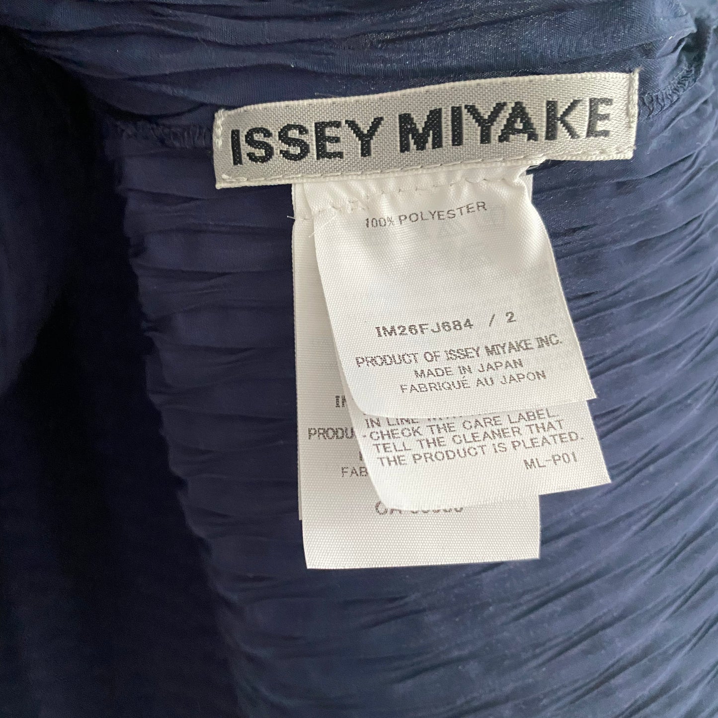 Issey Miyake Swingy top in Navy, size "2"