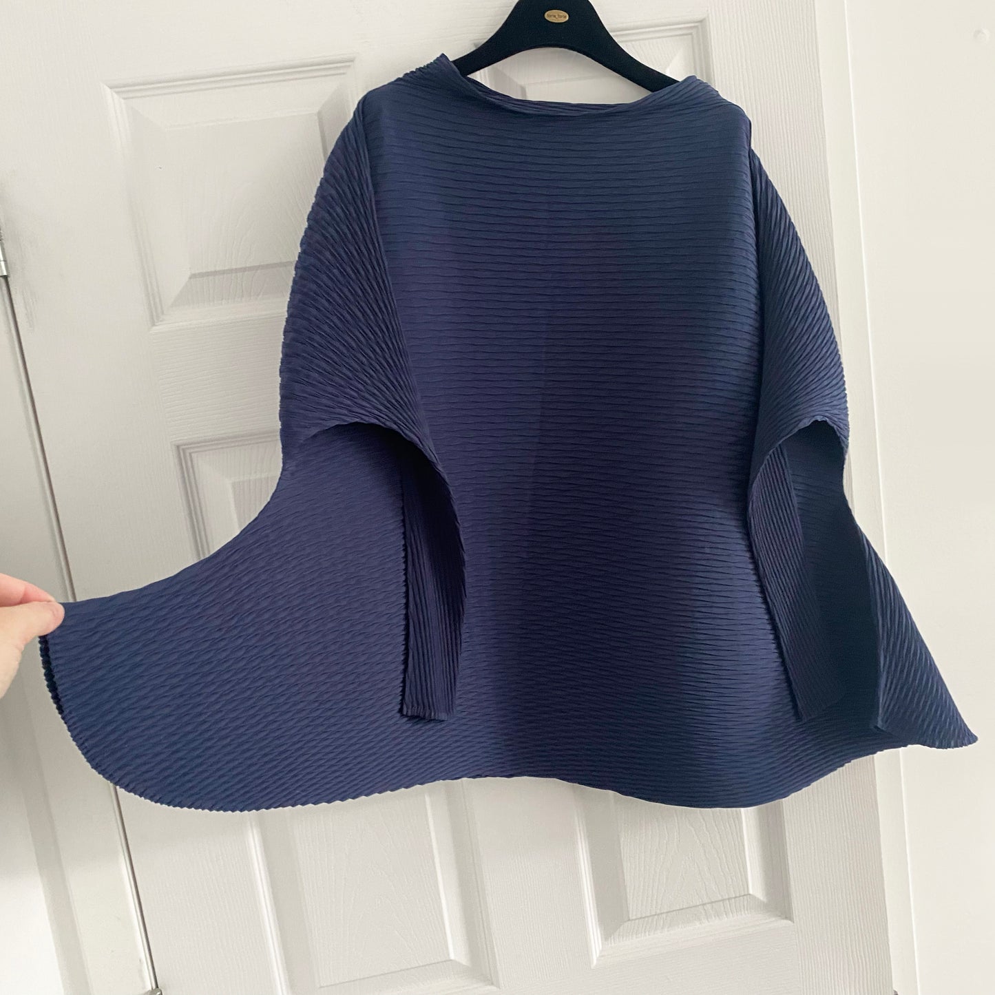 Issey Miyake Swingy top in Navy, size "2"