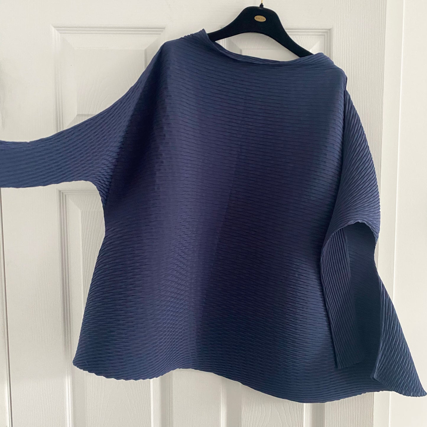 Issey Miyake Swingy top in Navy, size "2"