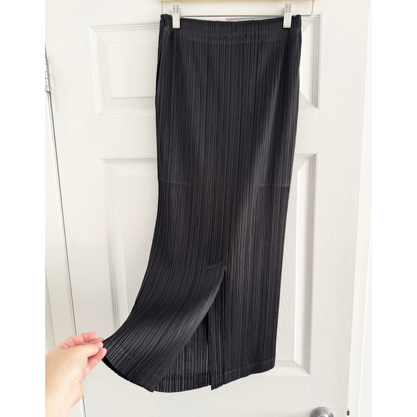 Pleats Please Black Straight Skirt, size 5 (fits S-L)