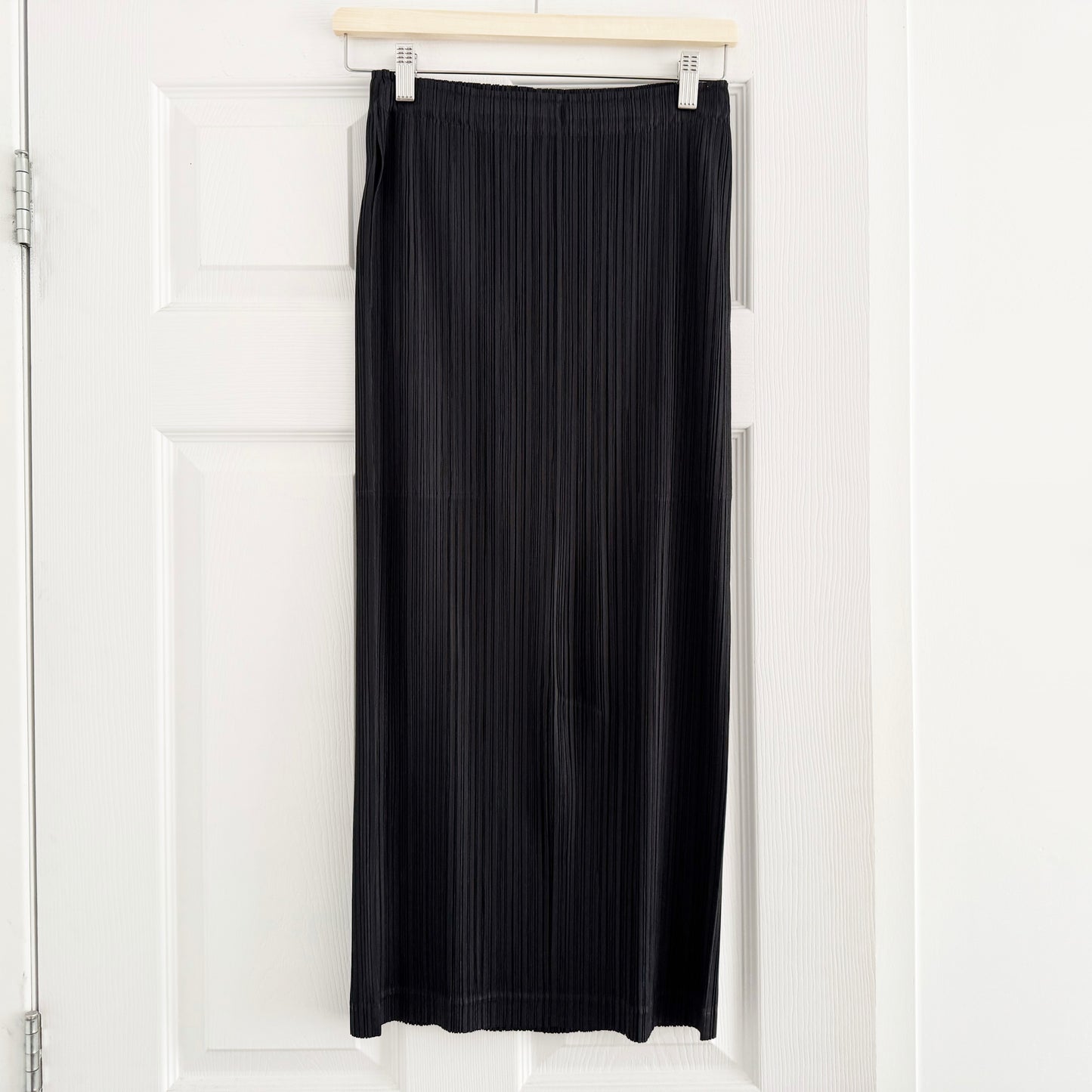 Pleats Please Black Straight Skirt, size 5 (fits S-L)