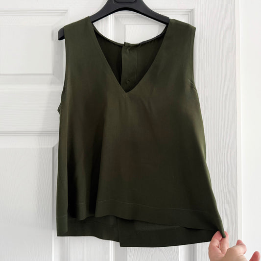Jenni Kayne Sleeveless V-Neck Silk Top in Dark Green, size XS