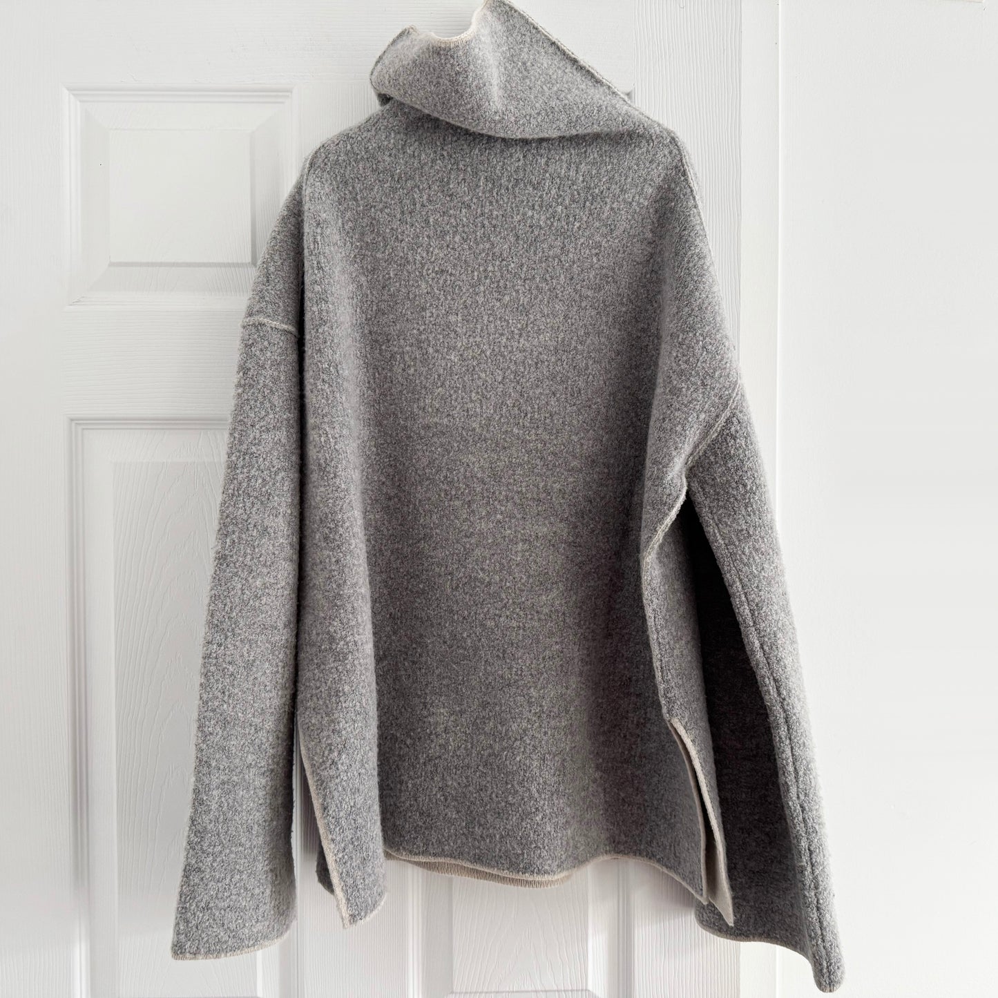 Joseph Bouclette Knit Sweater in Grey, size XXS (fits SO oversize)