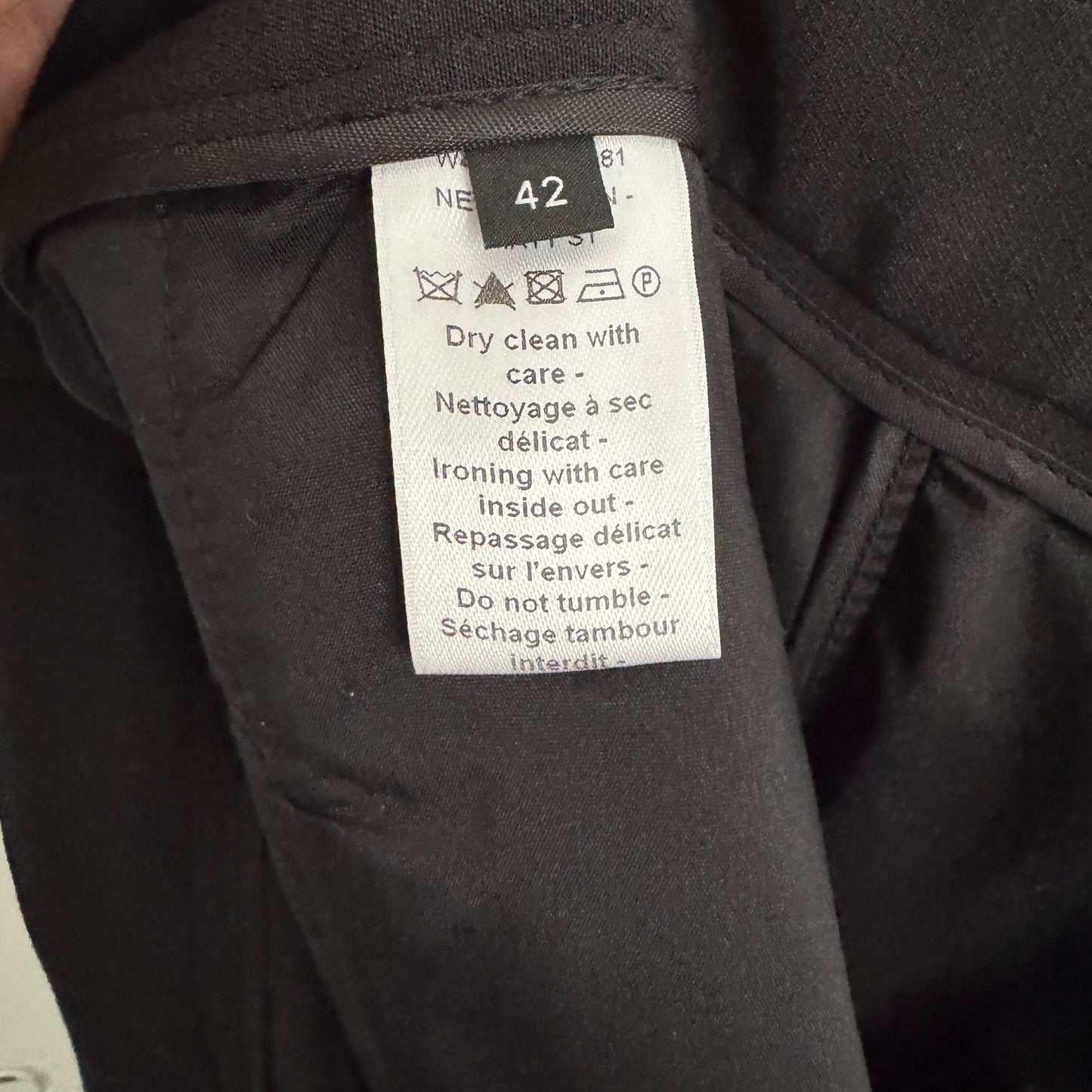 Joseph "New Eliston" Pant in Matt Stretch in Black, size 42