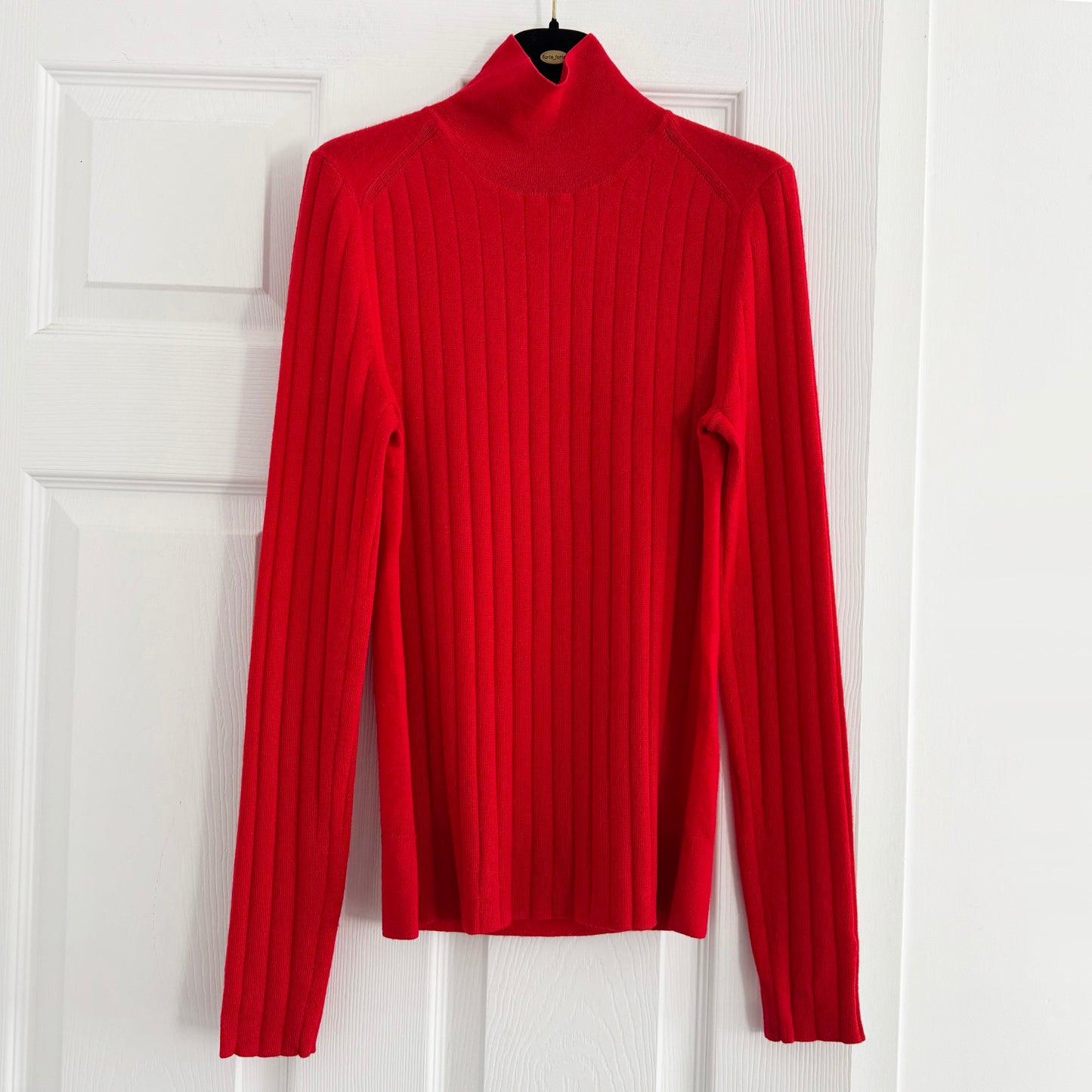 Joseph Ribbed Merino Wool Turtleneck in Red, size Small