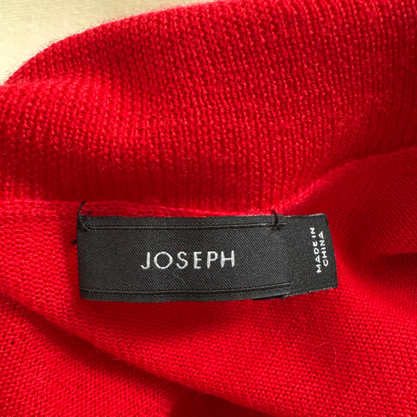 Joseph Ribbed Merino Wool Turtleneck in Red, size Small