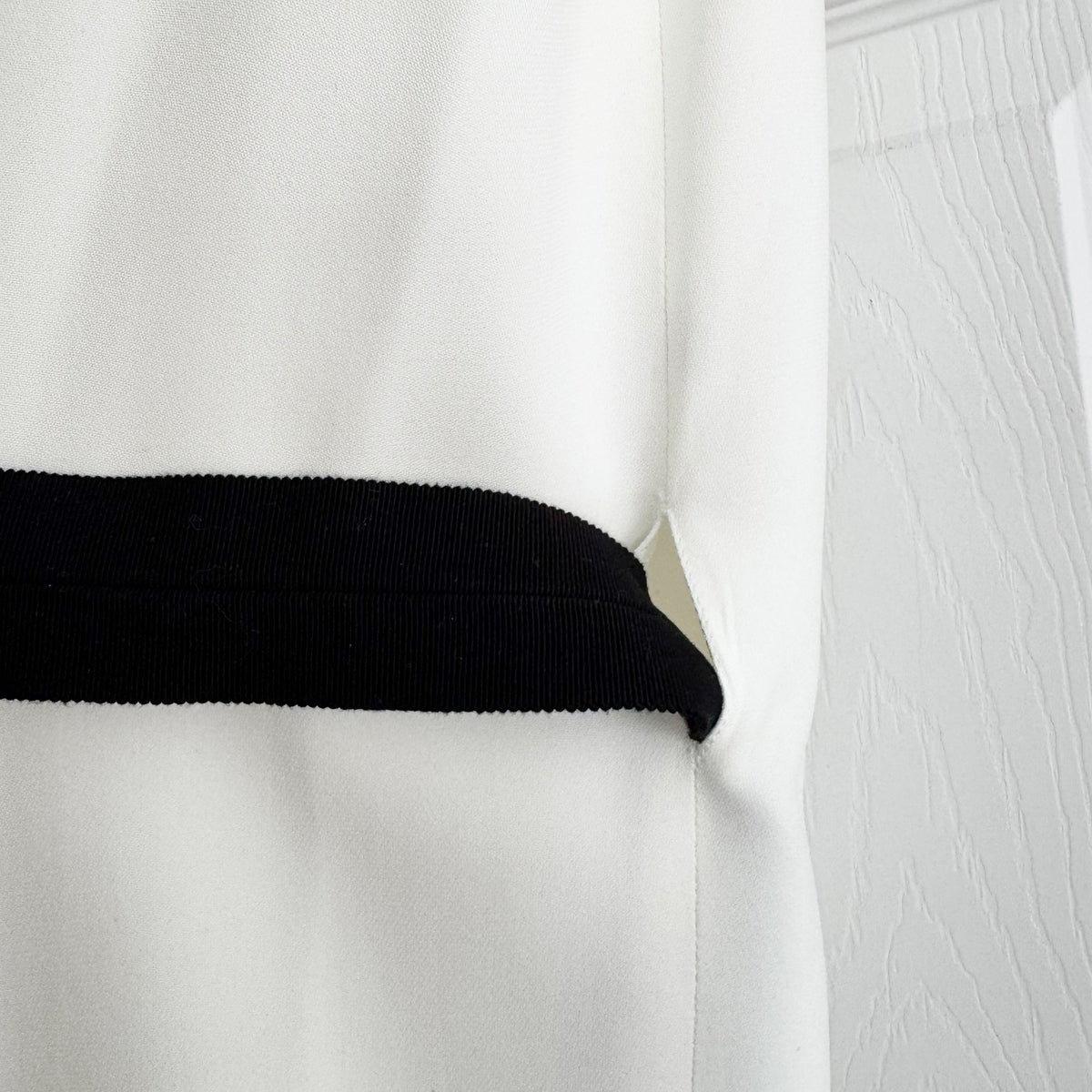 Joseph "Murphy" Ivory Crepe Dress, size 40 (fits like 6/8) ** AS IS **