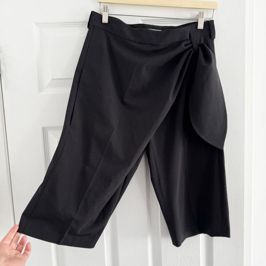 J.W. Anderson crossover Bermuda Shorts in Black, size 6 (fits size 4