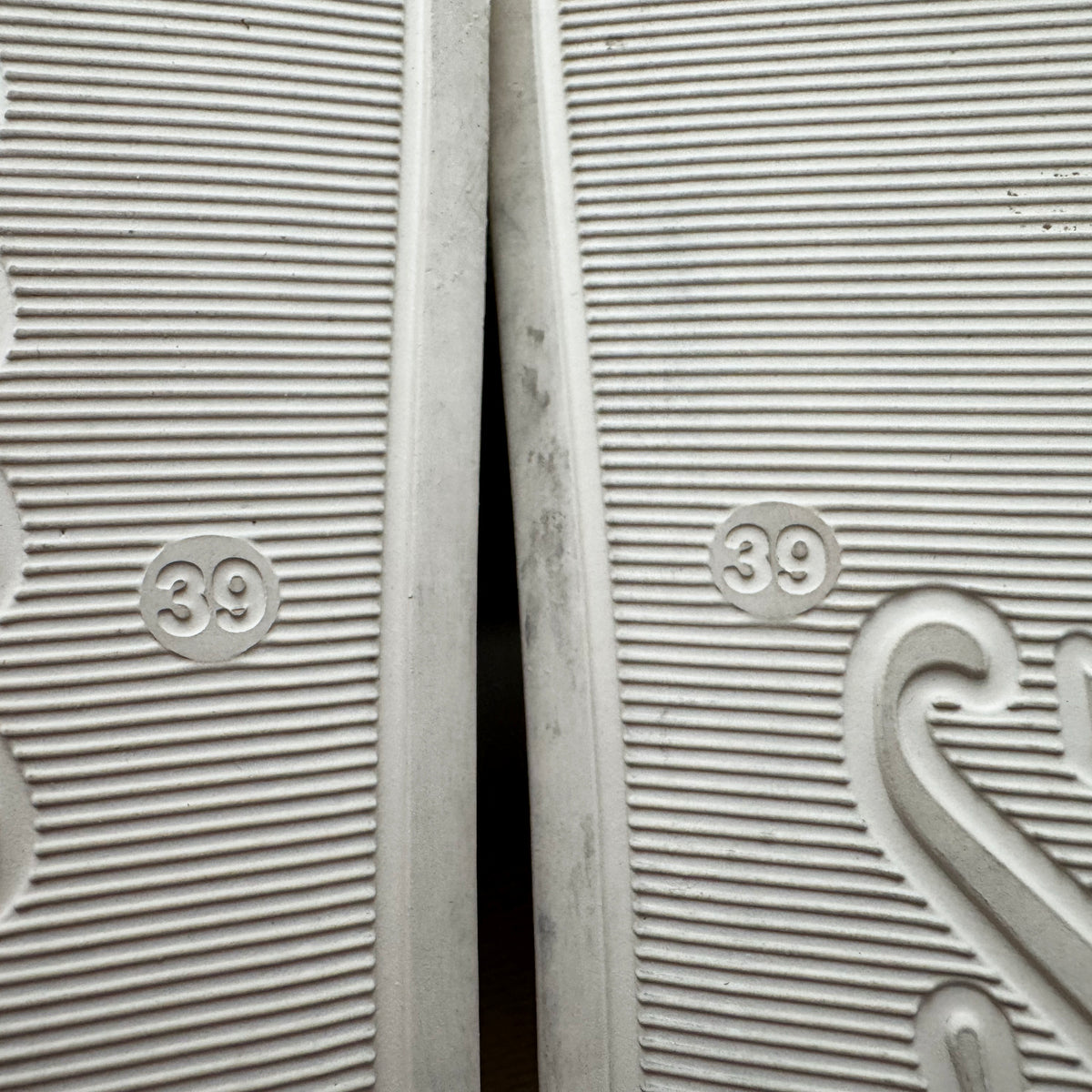 Khaite "Brighton" Rubber Slides in Ivory, size 39