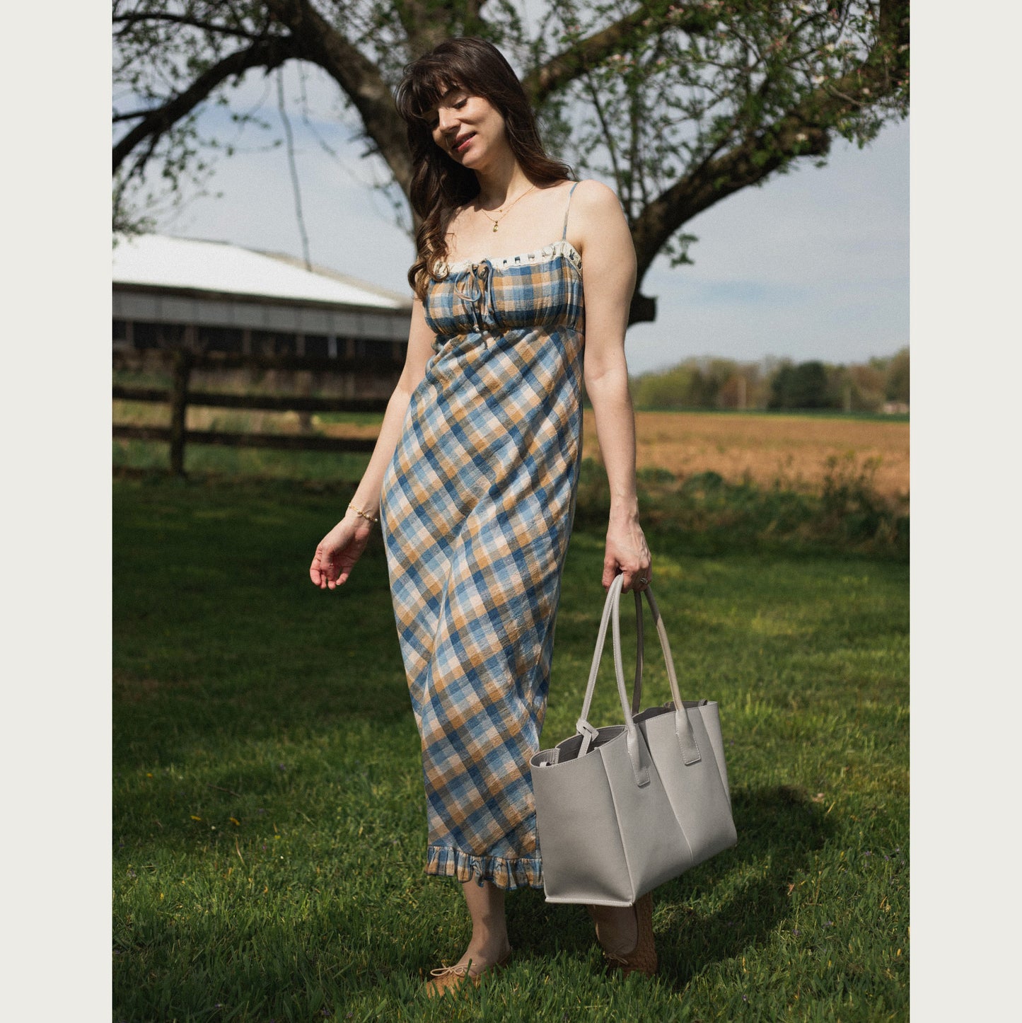 Le Tanneur Large "Elena" Tote in Light Grey