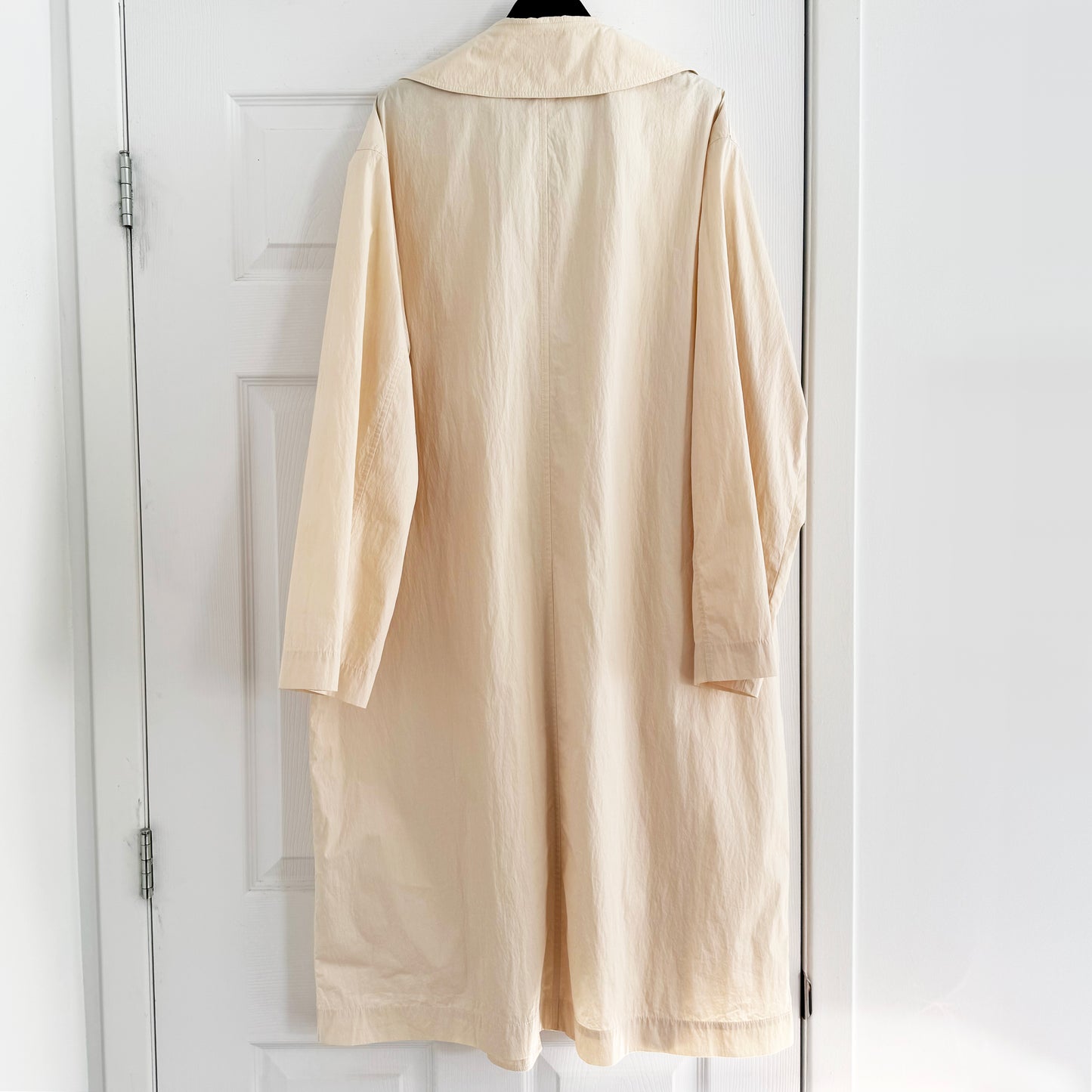 Lafayette148 Open Trench Coat in Beige, size Small