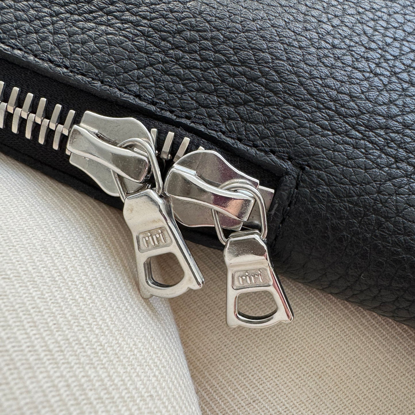 Sac transformable Lauren Bagliore « Body Armour » en cuir embossé lézard