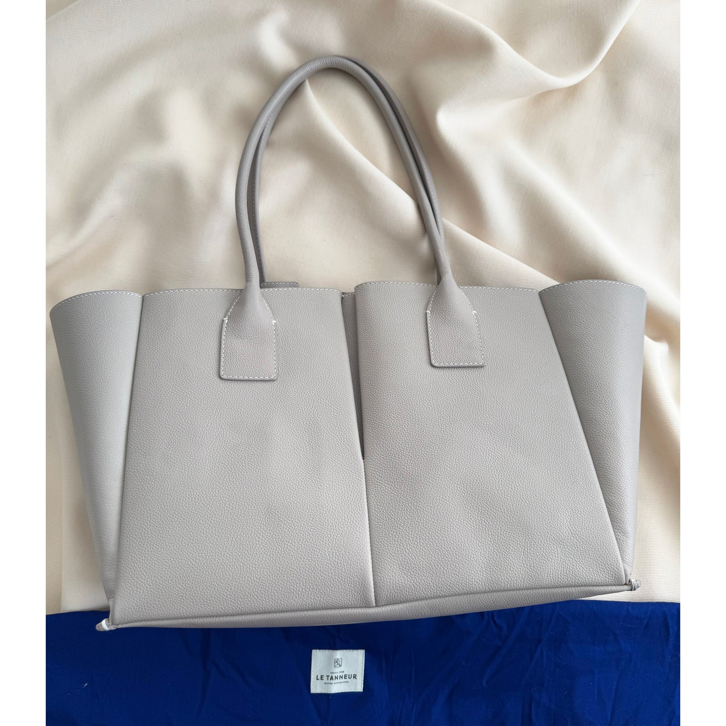 Le Tanneur Large "Elena" Tote in Light Grey