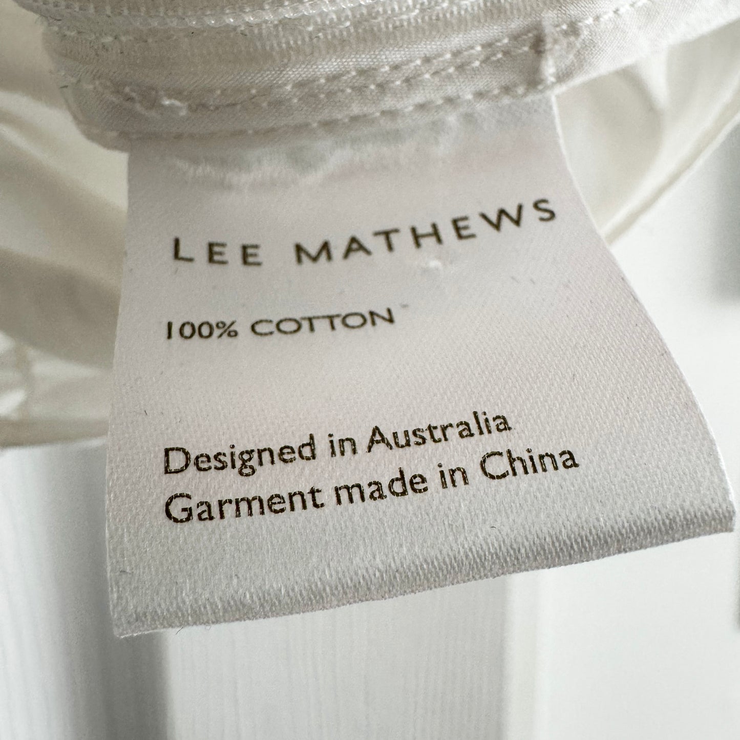 Lee Mathews "Frida" Gathered Top in White, size "2" (Medium)