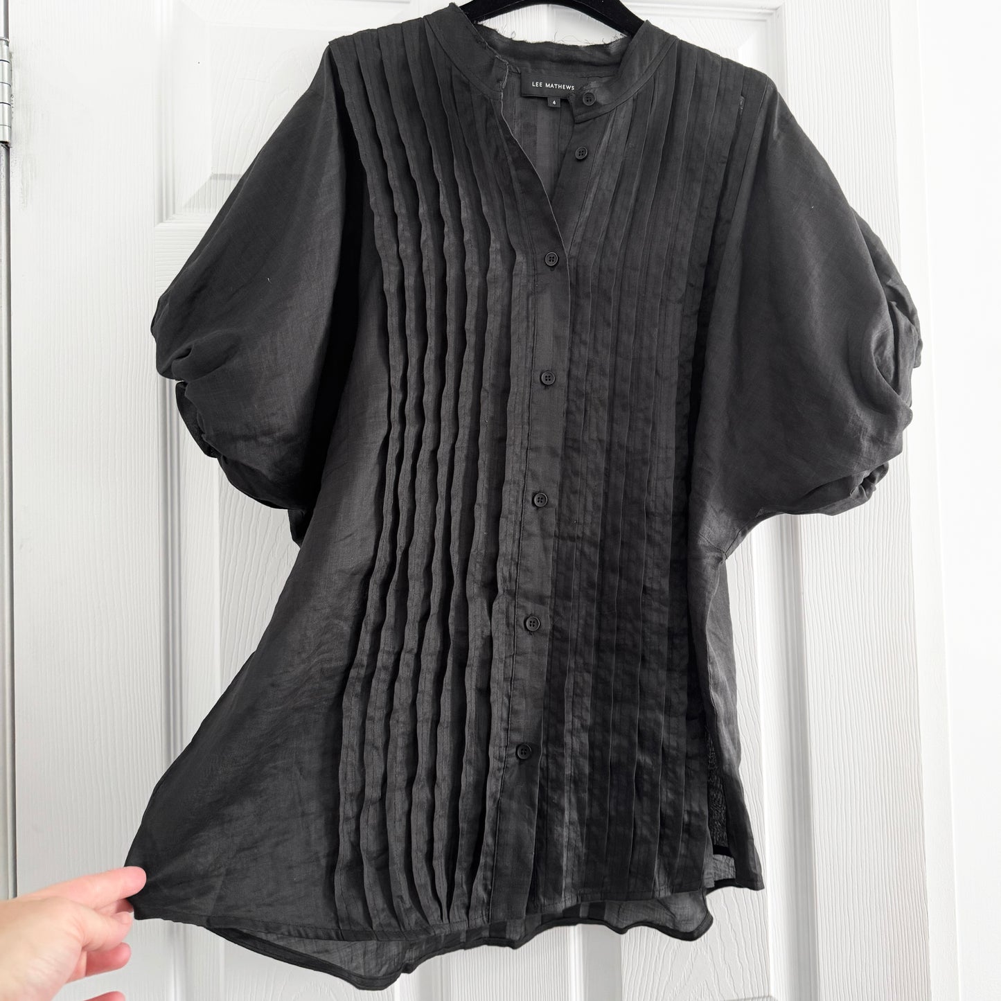 Lee Mathews "Emiko" Puff Sleeve Ramie Top in Black, size "4" (like a large - XL)