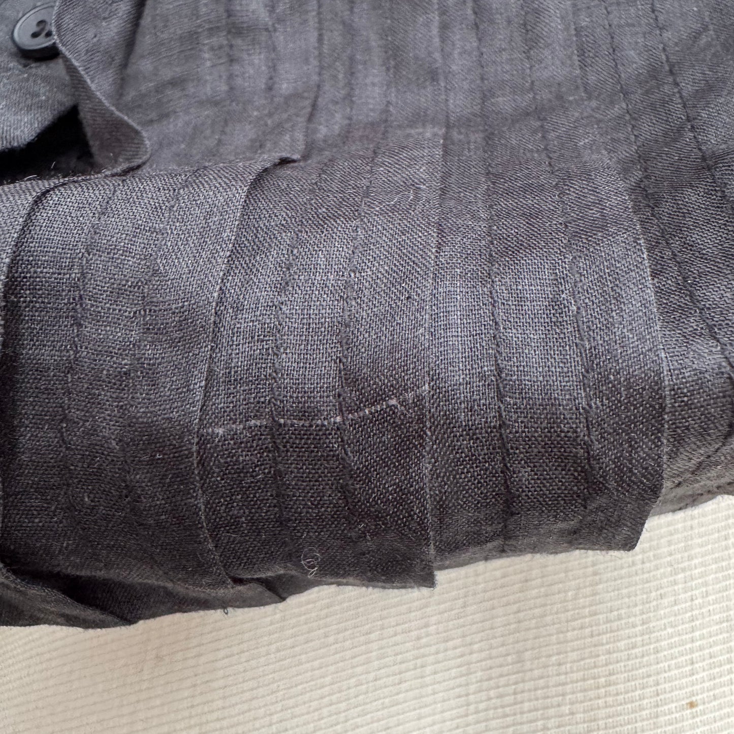 Lee Mathews "Emiko" Puff Sleeve Ramie Top in Black, size "4" (like a large - XL)