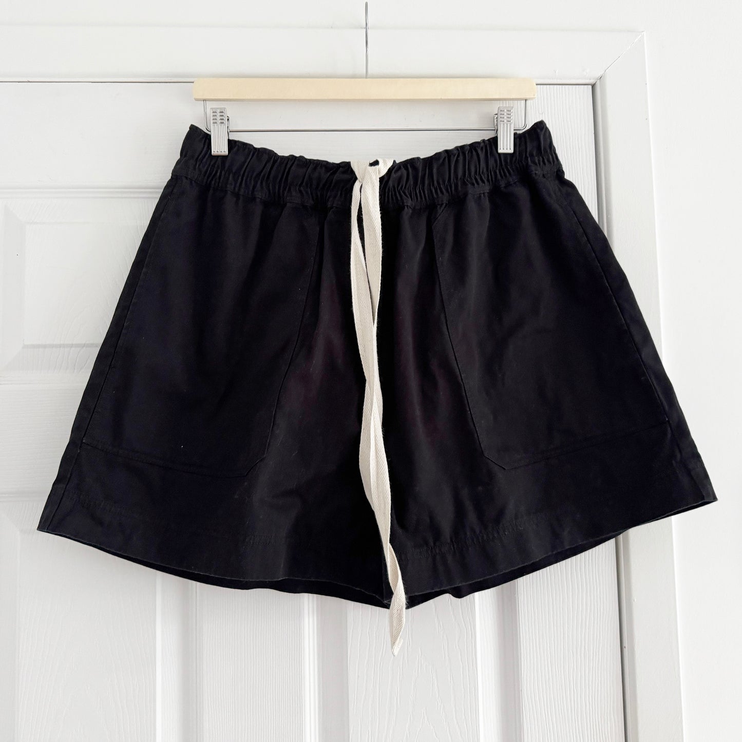 Lee Mathews "Drill" Shorts in Black, size "4" (size M/L)