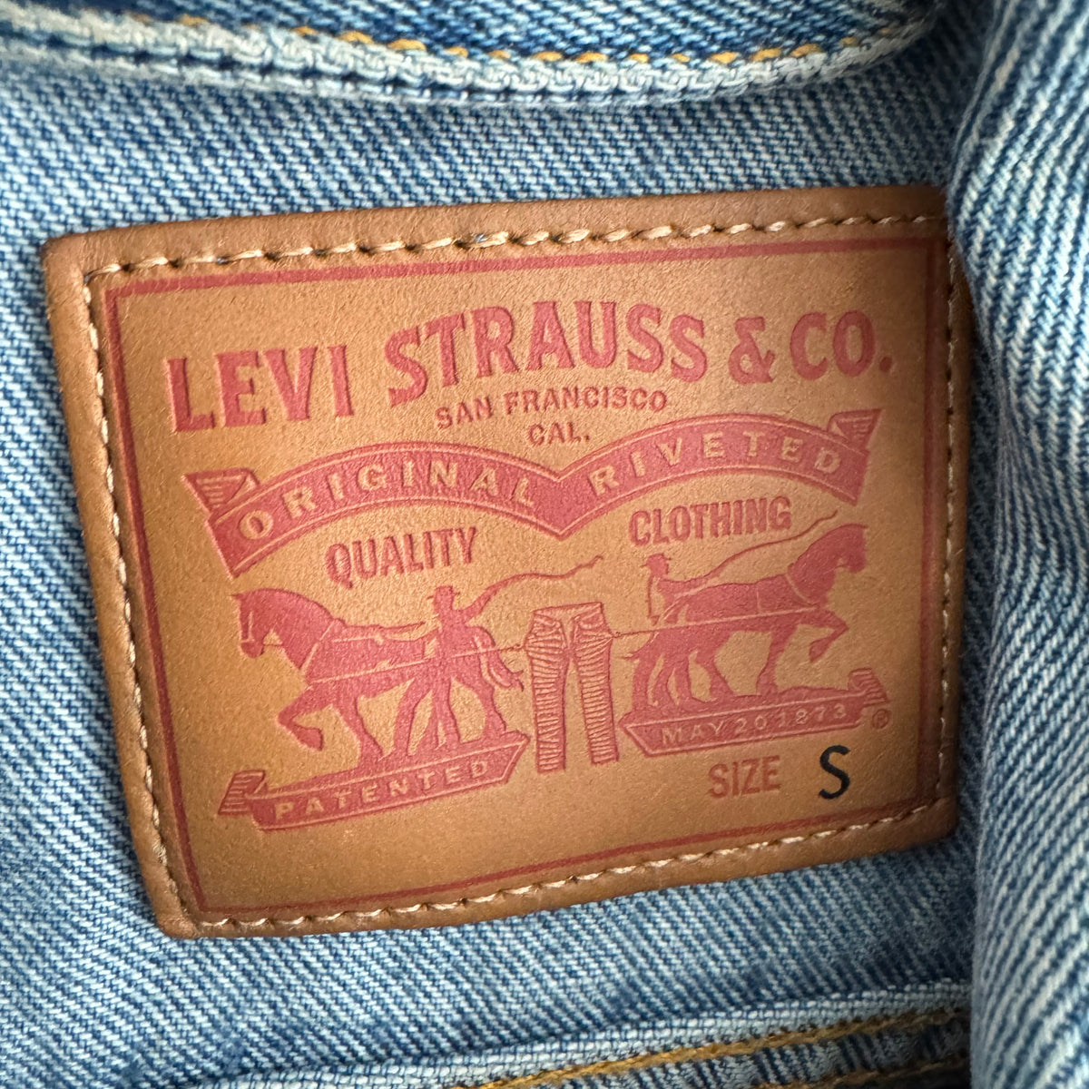 Levi's Trucker Jacket in Blue, size Small