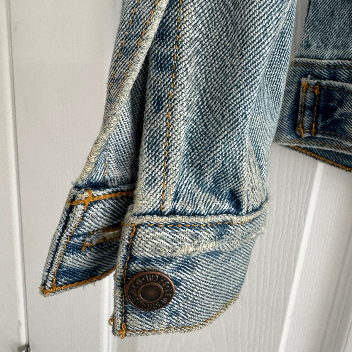 Levi's Trucker Jacket in Blue, size Small