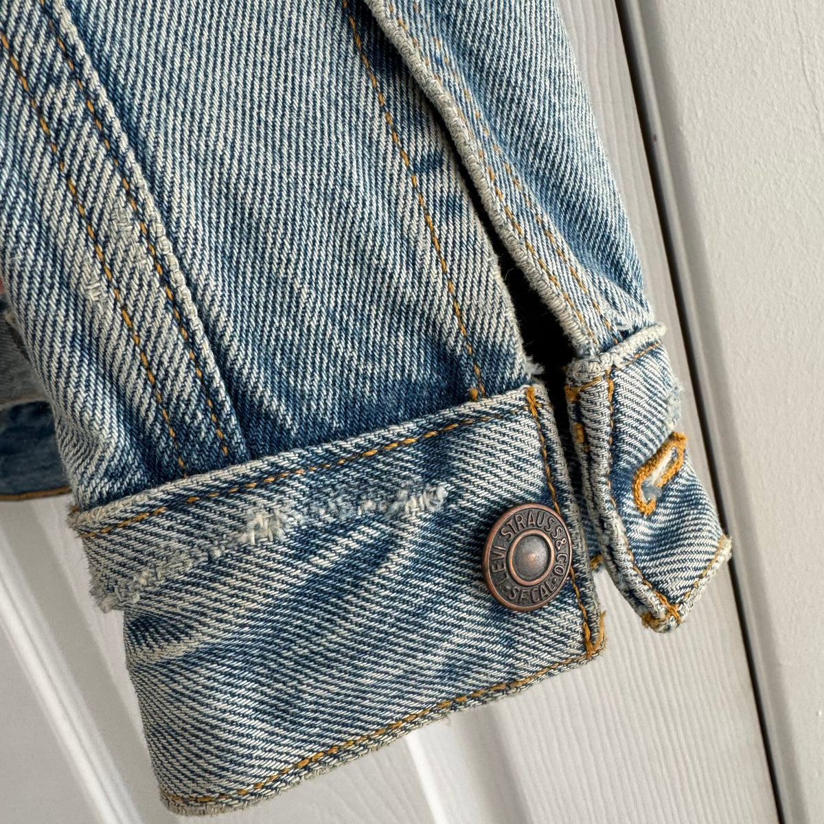 Levi's Trucker Jacket in Blue, size Small