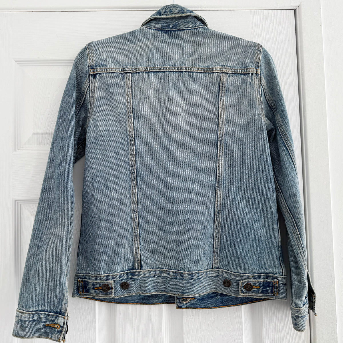 Levi's Trucker Jacket in Blue, size Small
