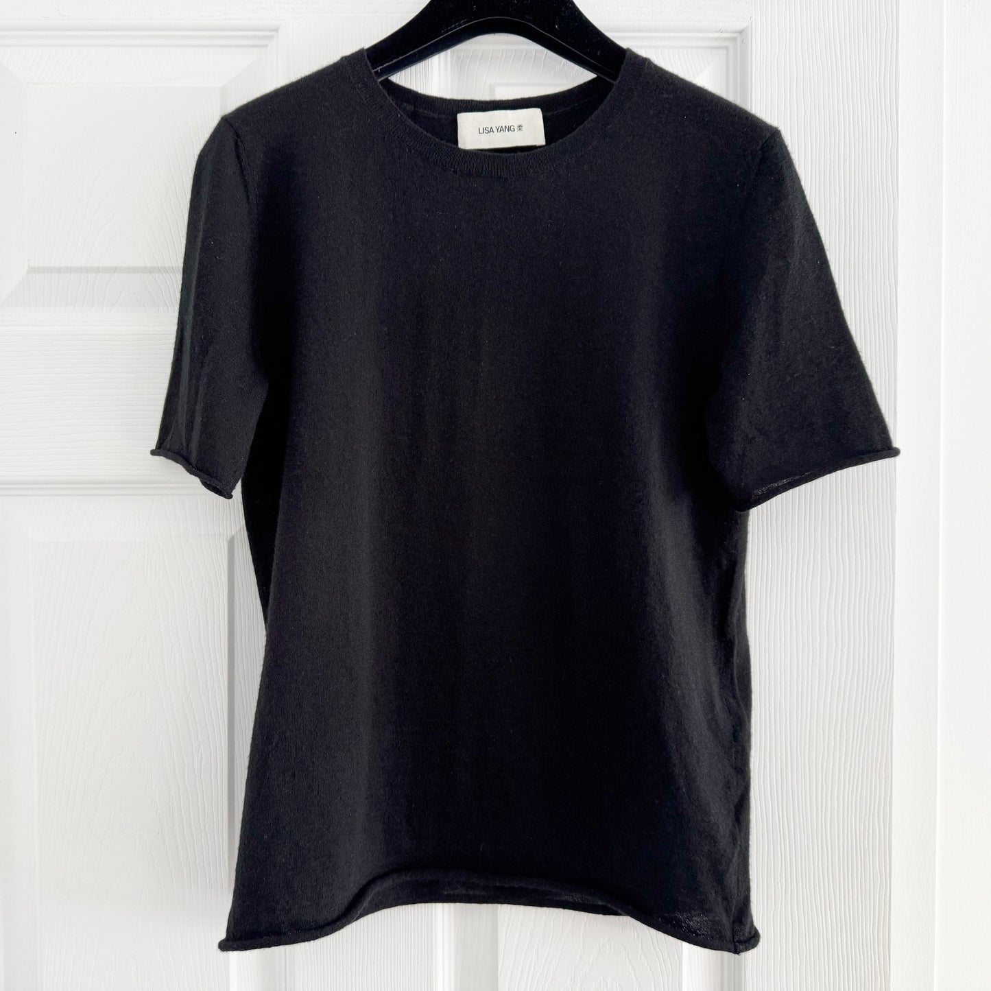 Lisa Yang "Ari" Cashmere Tee in Black, size "0" (XS)