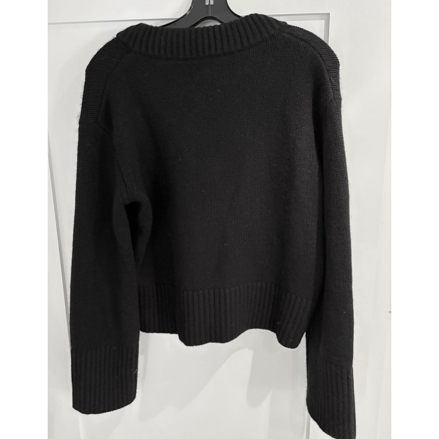 Lisa Yang "Aletta" Cashmere V-Neck in Black, size "0" (fits XS/S)