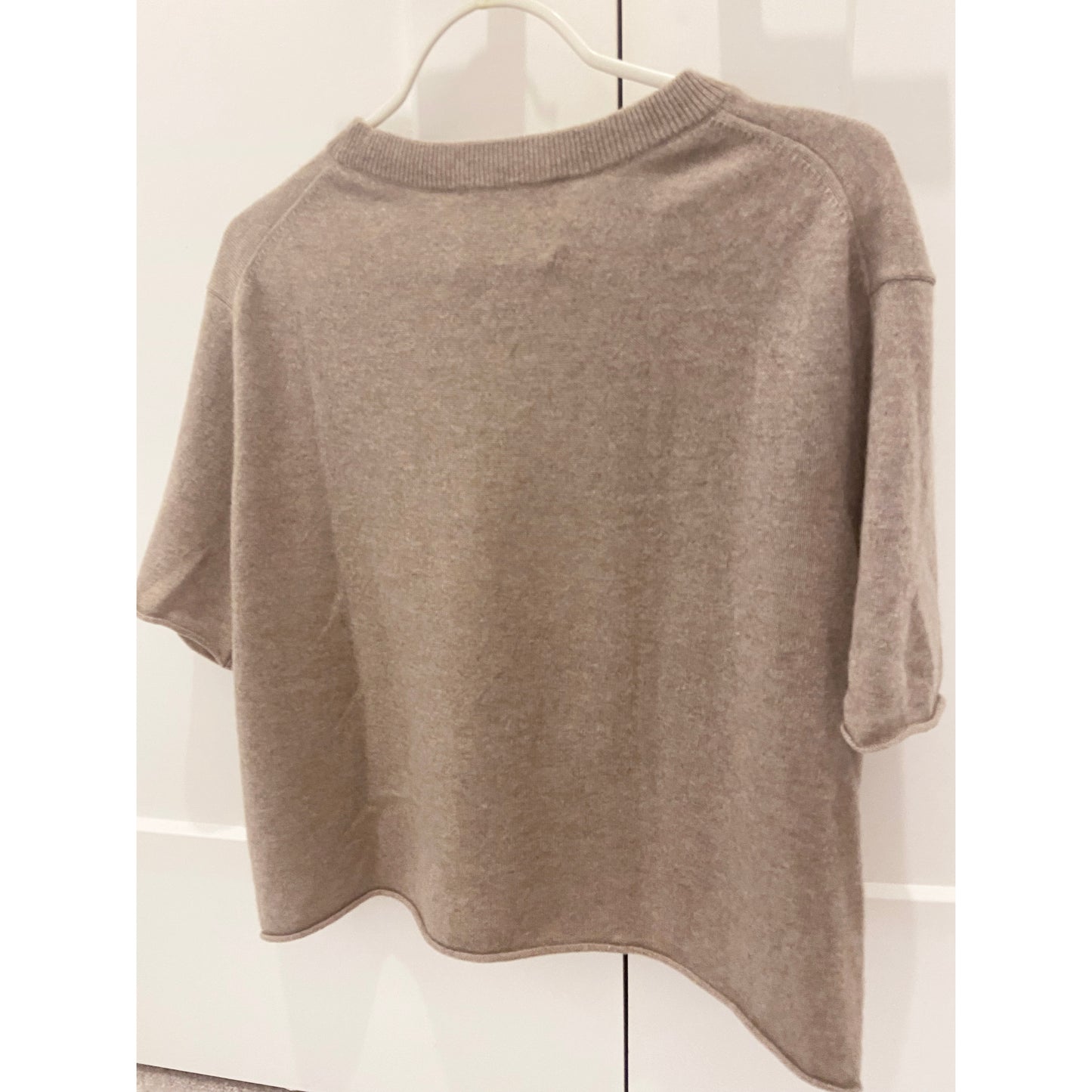 Lisa Yang "Cila" Cashmere Tee-Shirt in Cafe au Lait, size "0" (XS/S)