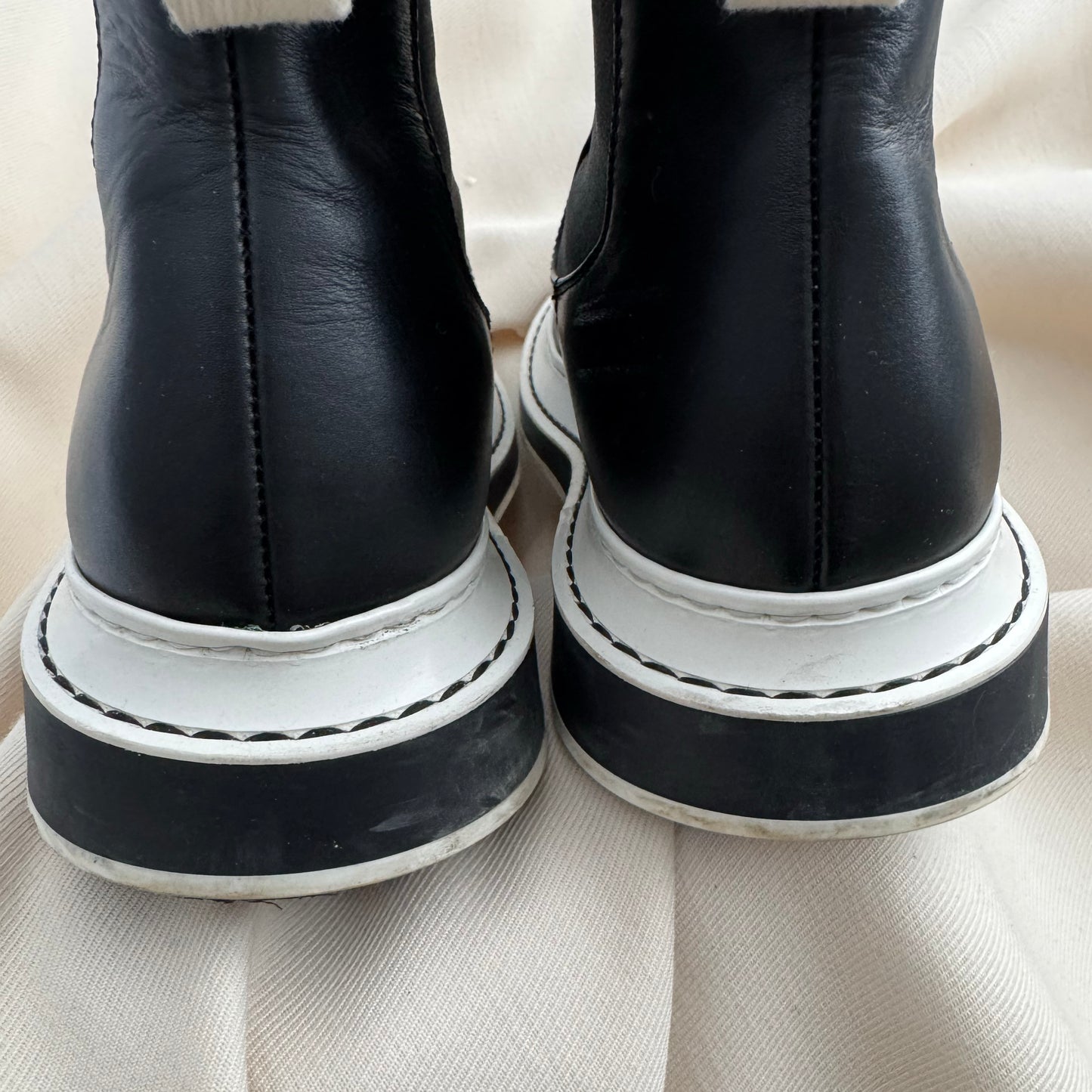 Loewe Chelsea Boot Ankle Boots In Black Leather, size 38