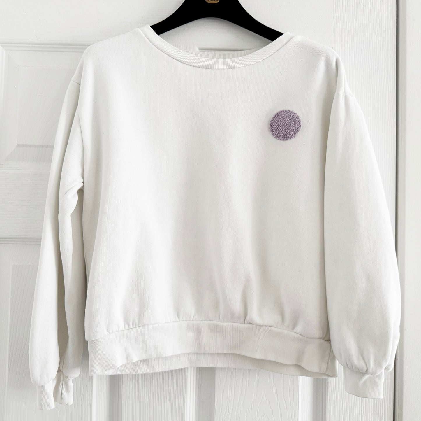 ** KIDS ** Long Live the Queen White Sweatshirt with Circle Patch, size 12 years