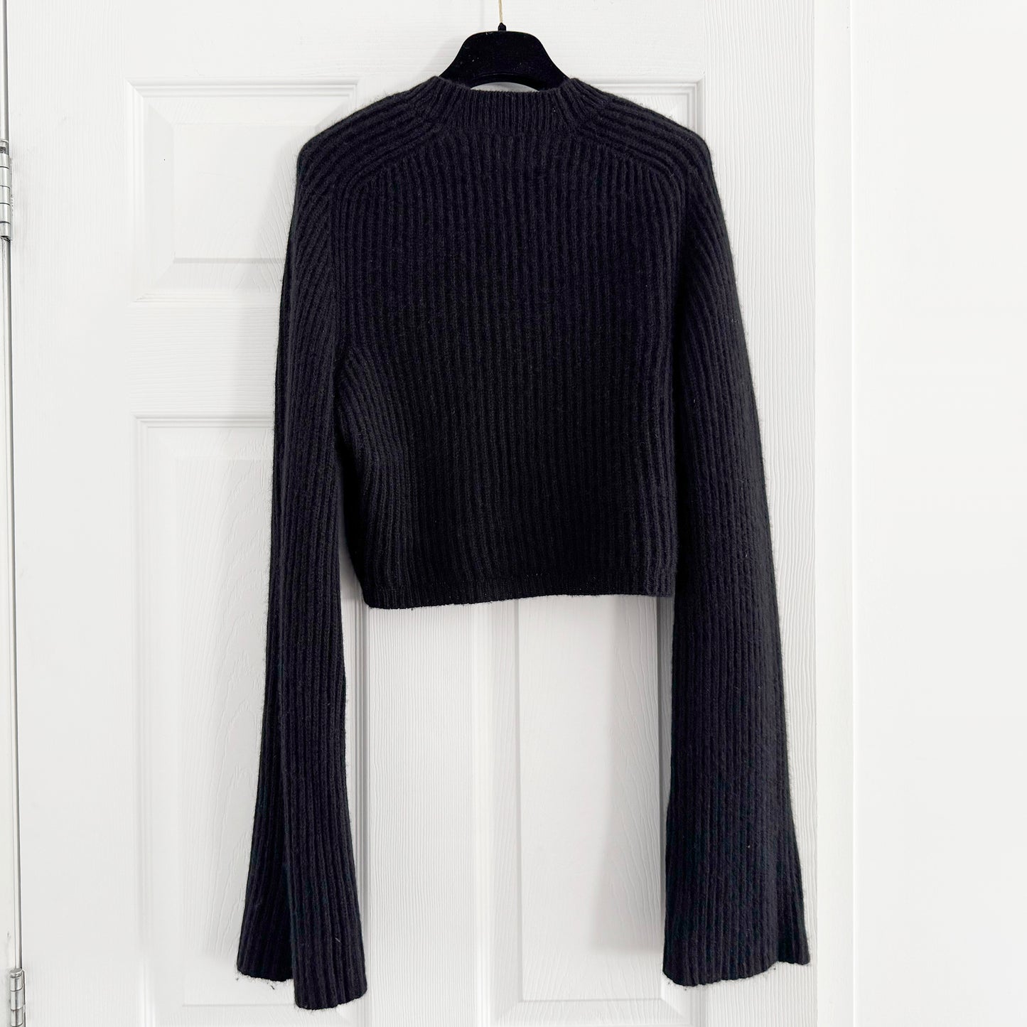 Loulou Studio "Chante" Cropped Cashmere Sweater in Black, size Large