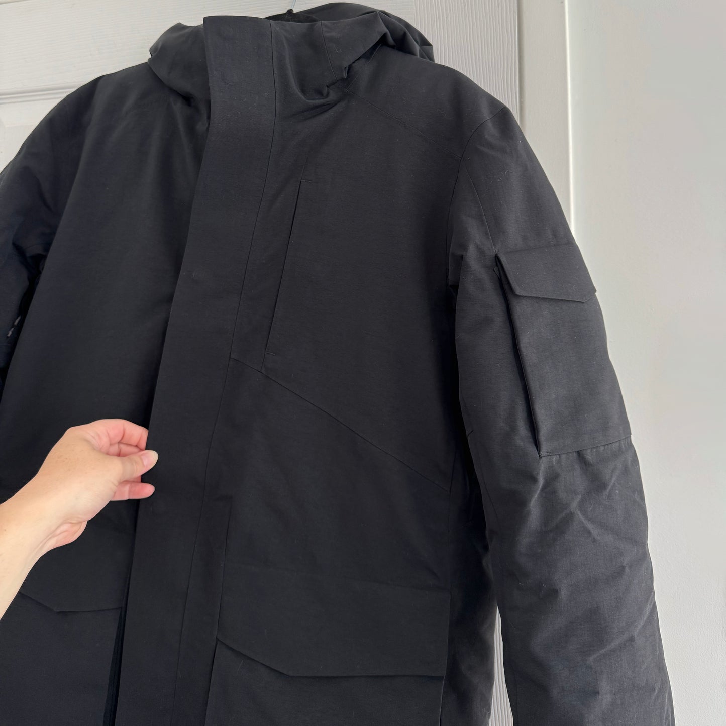 ** MENS ** Lululemon "Cold City" Parka in Black, size Small