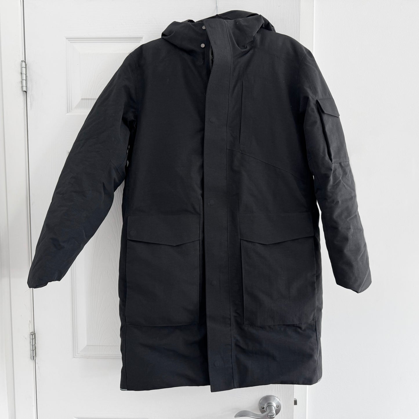 ** MENS ** Lululemon "Cold City" Parka in Black, size Small