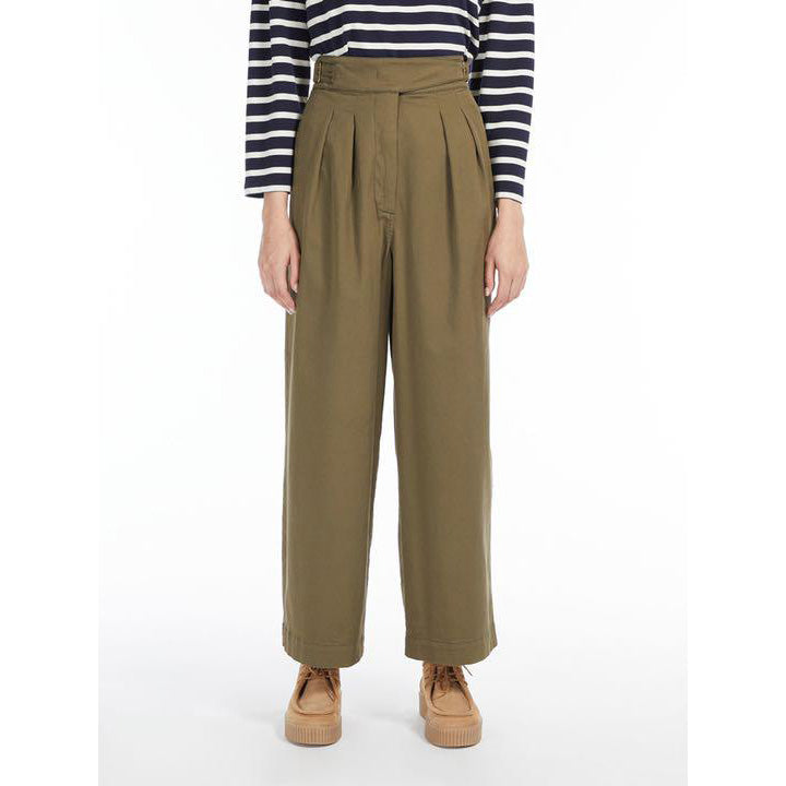 Max Mara Weekend "Foggia" Pleated Pant in Green, size 8 (fits like size 4)