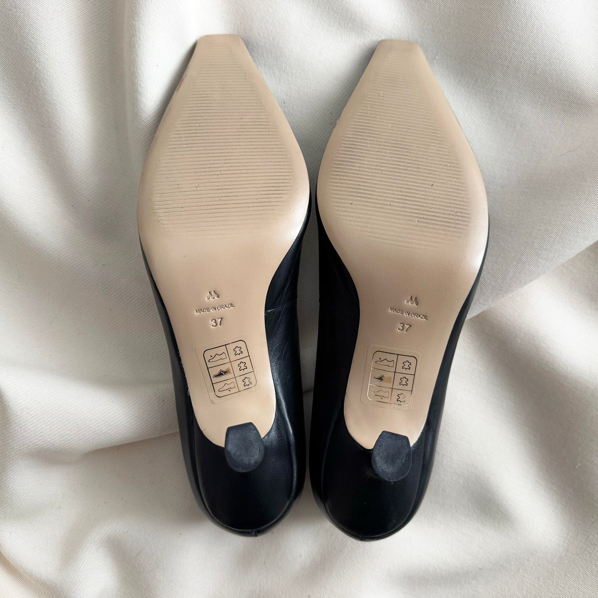 Maguire "Navia" Black Pumps, size 37